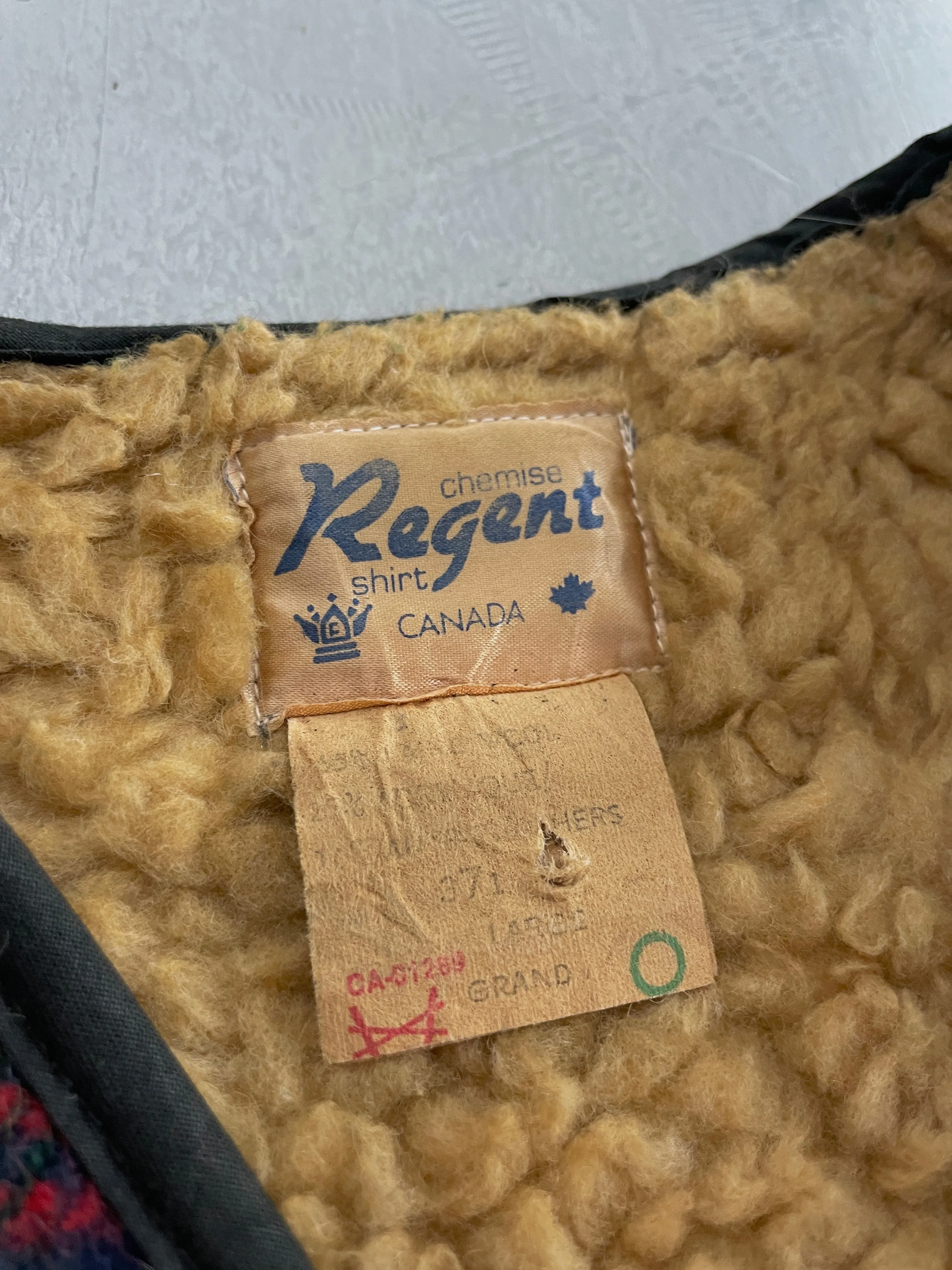 Regent Shearling Lined Plaid Vest [L]